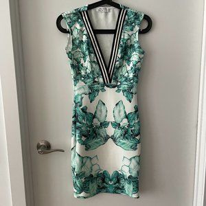 ⭐2 for C$22⭐ Blue Blush Bodycon Floral Dress, Size S